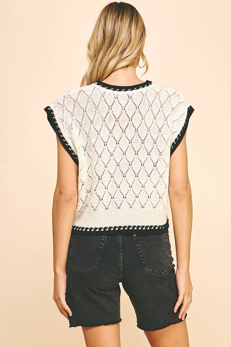 SLEEVELESS CROCHET SWEATER TOP - CREAM/BLACK
