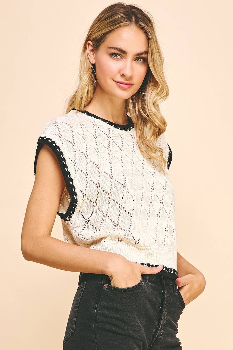 SLEEVELESS CROCHET SWEATER TOP - CREAM/BLACK