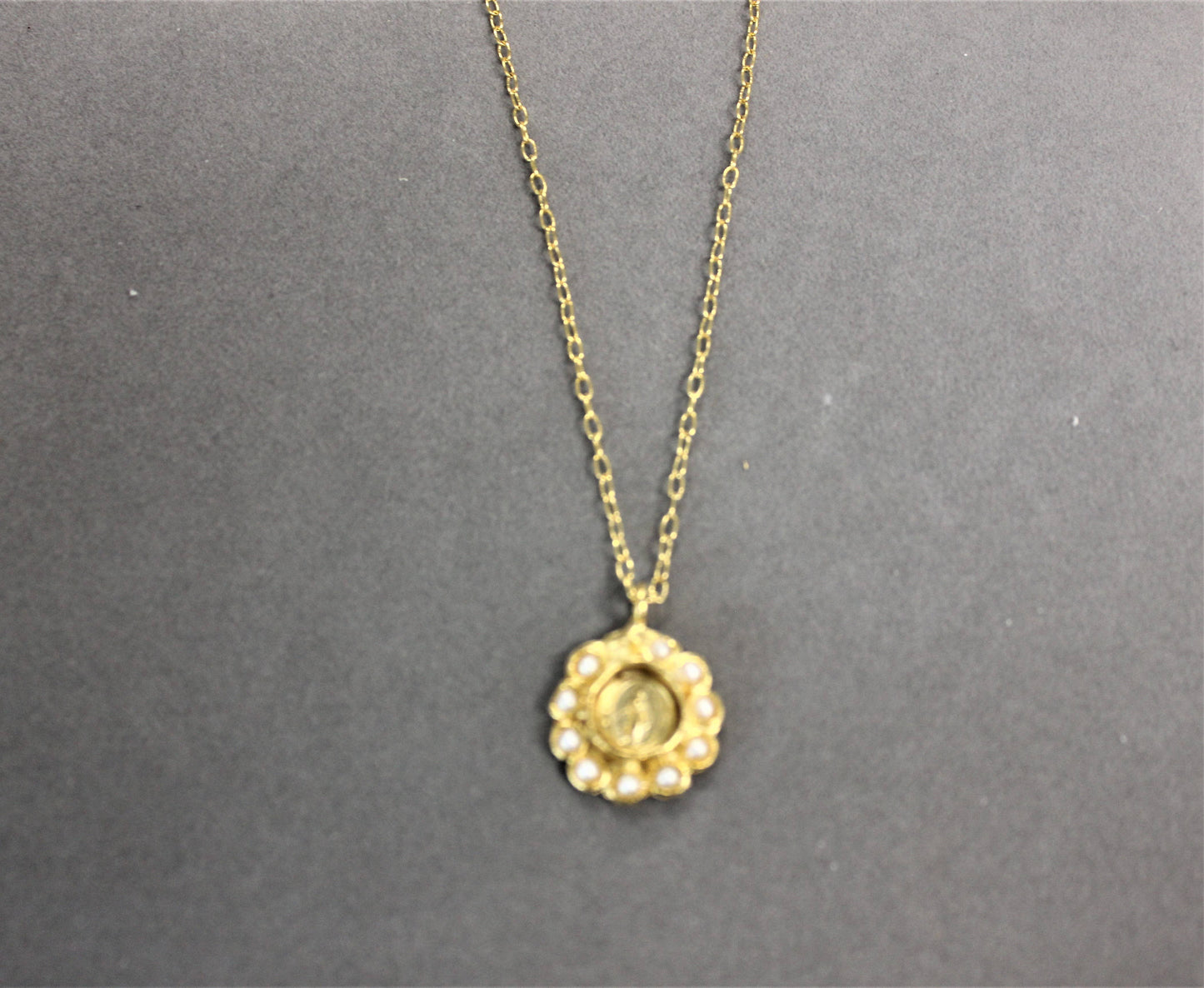 Religous Necklace Small Pearls w/ Virgin Mary.